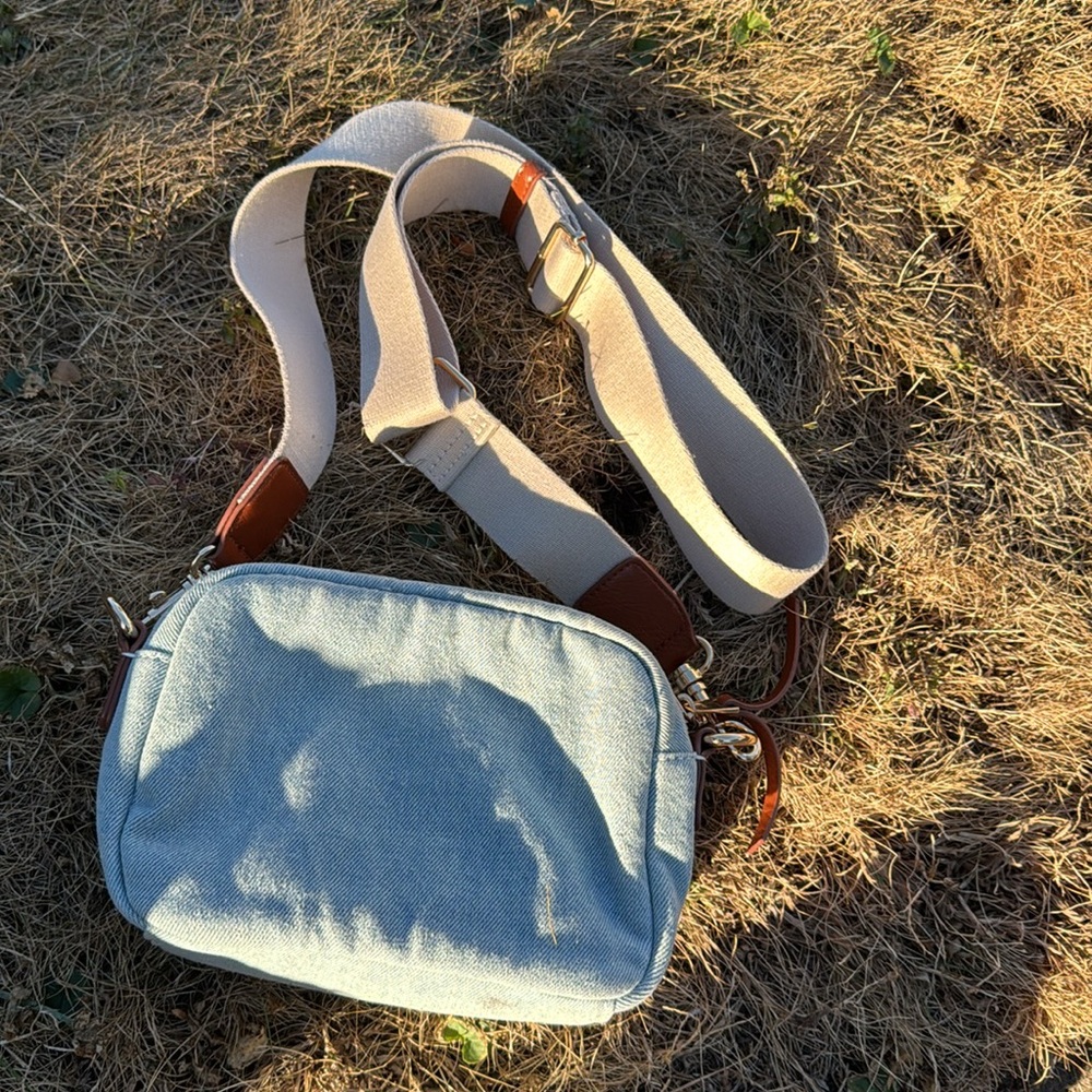 Universal Threads Denim crossbody bag with adjustable canvas Crossbody strap - Picture 2 of 5